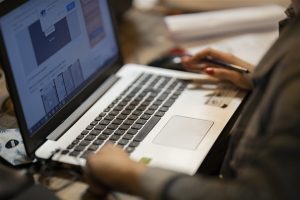 员工上班摸鱼都干什么？国外公司进行调查：结果太让人意外电脑DIY圈-电脑DIY,一个分享电脑DIY硬件,电脑软件,软件素材资源,各类教程的博客-鑫屿翔网络电脑DIY圈