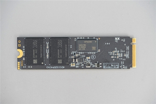 2TB只需1399！长江存储发布国产致钛TiPlus 5000：PCIe 3.0 SSD巅峰
