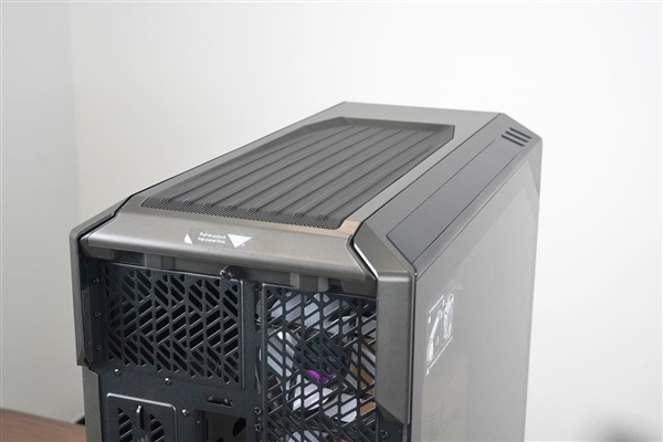 2999元！酷冷至尊超级机箱HAF 700 EVO图赏：自带显示屏