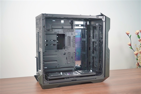 2999元！酷冷至尊超级机箱HAF 700 EVO图赏：自带显示屏