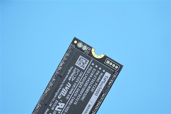 第三代NAND闪存加持 长江存储致态TiPlus5000 1TB SSD图赏