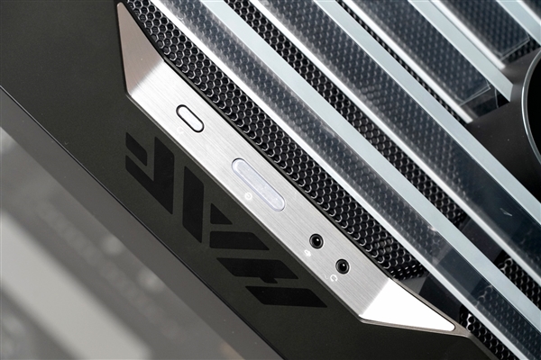 2999元！酷冷至尊超级机箱HAF 700 EVO图赏：自带显示屏