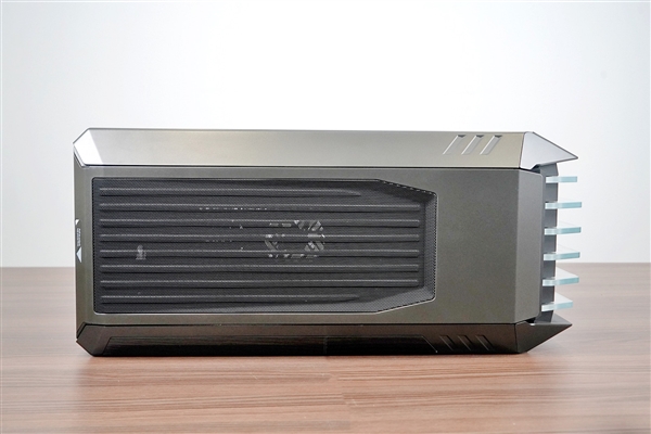 2999元！酷冷至尊超级机箱HAF 700 EVO图赏：自带显示屏