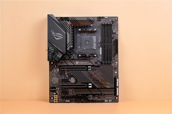 锐龙5000豪华座驾!华硕ROG STRIX X570-E GAMING WIFI II图赏