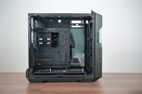 2999元！酷冷至尊超级机箱HAF 700 EVO图赏：自带显示屏