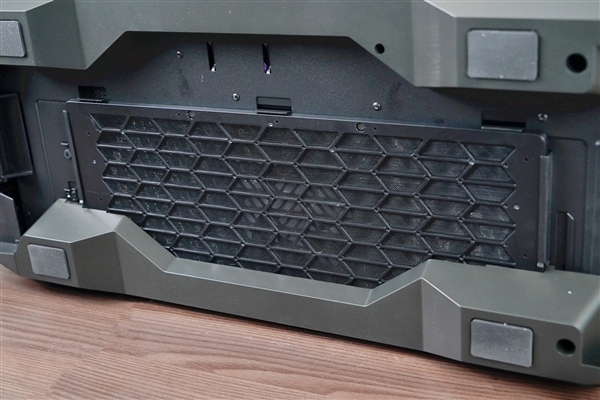 2999元！酷冷至尊超级机箱HAF 700 EVO图赏：自带显示屏