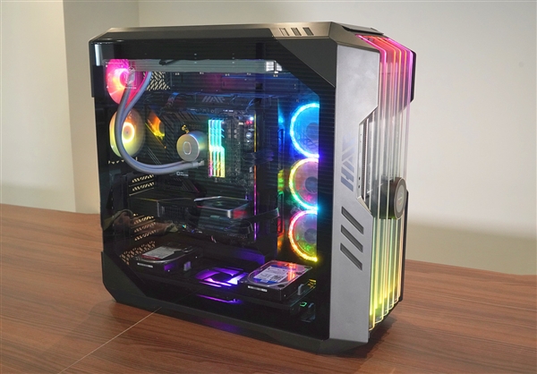 2999元！酷冷至尊超级机箱HAF 700 EVO图赏：自带显示屏