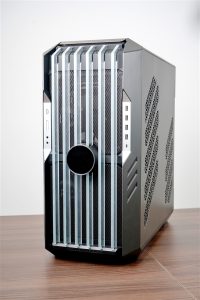 2999元！酷冷至尊超级机箱HAF 700 EVO图赏：自带显示屏电脑DIY圈-电脑DIY,一个分享电脑DIY硬件,电脑软件,软件素材资源,各类教程的博客-鑫屿翔网络电脑DIY圈