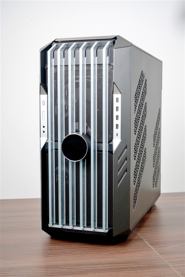 2999元！酷冷至尊超级机箱HAF 700 EVO图赏：自带显示屏电脑DIY圈-电脑DIY,一个分享电脑DIY硬件,电脑软件,软件素材资源,各类教程的博客-鑫屿翔网络电脑DIY圈