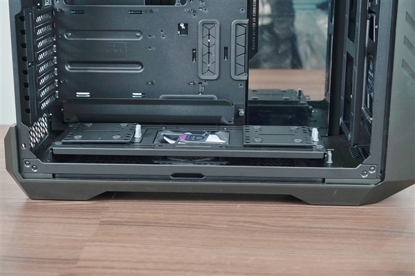 2999元！酷冷至尊超级机箱HAF 700 EVO图赏：自带显示屏