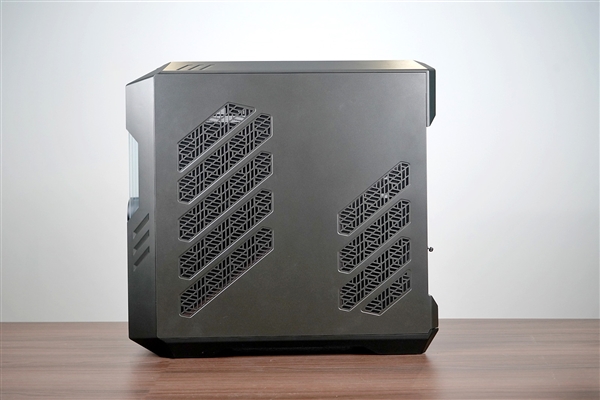 2999元！酷冷至尊超级机箱HAF 700 EVO图赏：自带显示屏