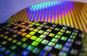 处理器、显卡随便买?Intel泼凉水:芯片缺货到2024年