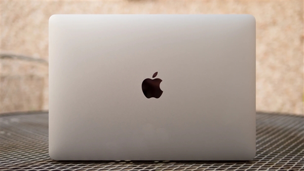 苹果最新自研芯片性能如何？一文了解M2版MacBook Air跑分详情