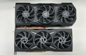 拒绝RTX 4090起火杯具!AMD新旗舰卡RX 7000外形首曝光:双8pin接口