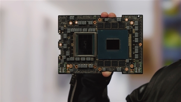 领先几光年！NVIDIA CPU+GPU超级芯片终于量产：144TB内存