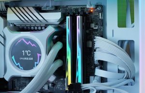 宛如超跑干练极致!芝奇幻锋戟Z5 RGB DDR5 7200 24GB内存图赏