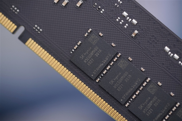 宛如超跑干练极致！芝奇幻锋戟Z5 RGB DDR5 7200 24GB内存图赏