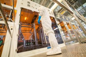 电脑DIY：Intel发明全新玻璃基板封装：互连密度提升10倍电脑DIY圈-电脑DIY,一个分享电脑DIY硬件,电脑软件,软件素材资源,各类教程的博客-鑫屿翔网络电脑DIY圈