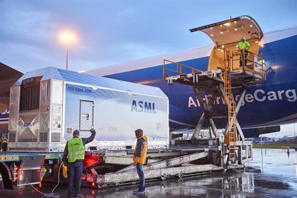 电脑DIY：7nm高端DUV光刻机仍可出口！ASML：最大程度保证中国用户光刻机订单电脑DIY圈-电脑DIY,一个分享电脑DIY硬件,电脑软件,软件素材资源,各类教程的博客-鑫屿翔网络电脑DIY圈